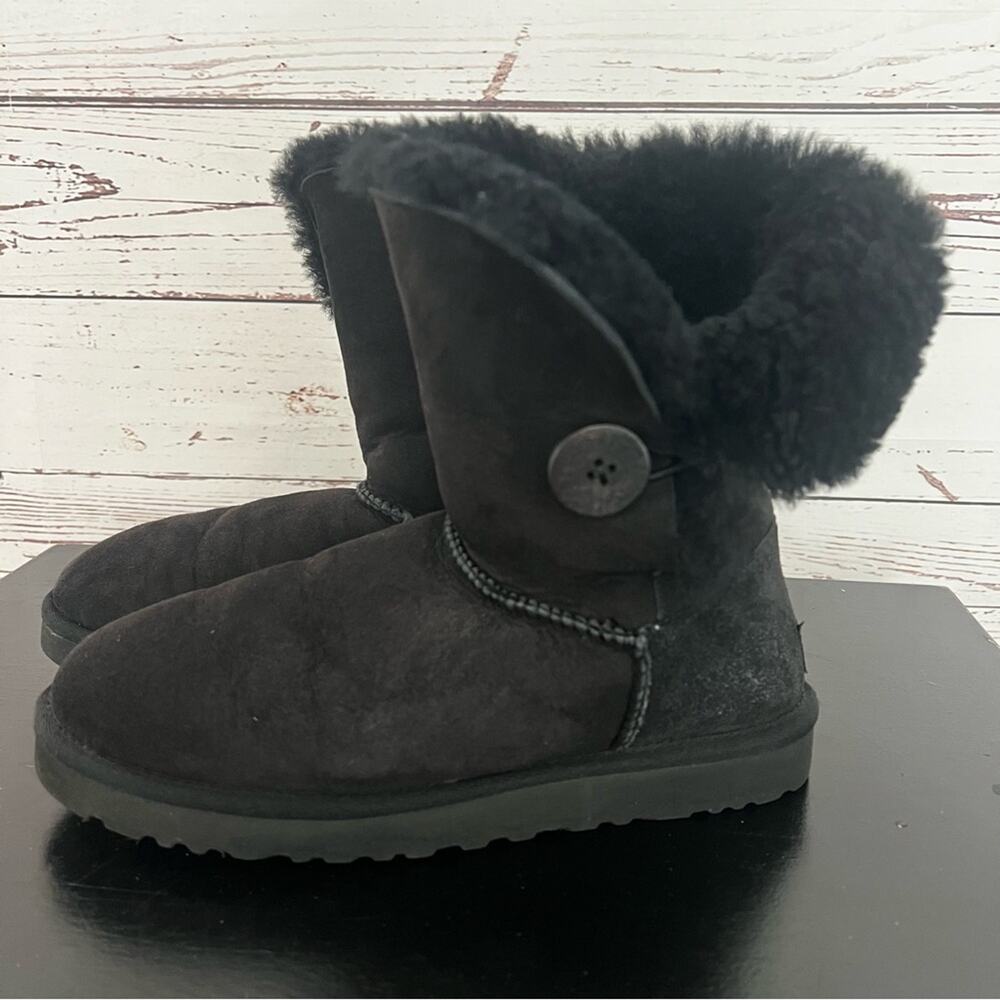 UGG Bailey Button II Mid-calf Shearling Boots Black Size 8